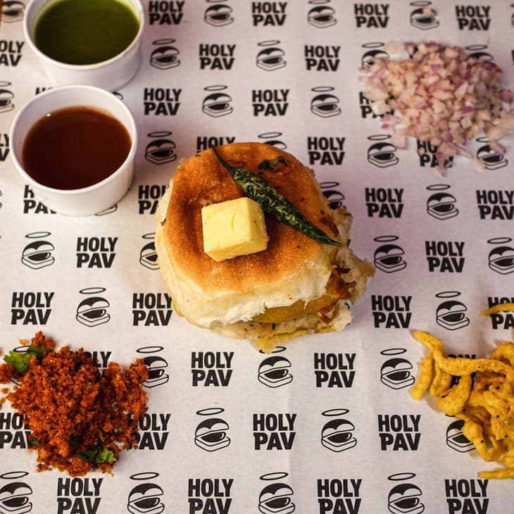 Butter Masala Vada Pav